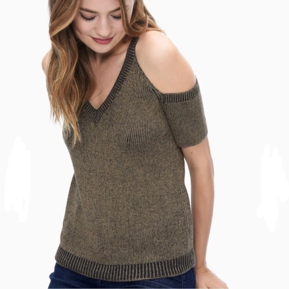 SPLENDID Surrey Marl Cold Shoulder Wool Knit V Neck Top - Picture 1 of 14